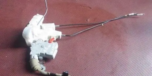 Subaru Forester SG Front door lock