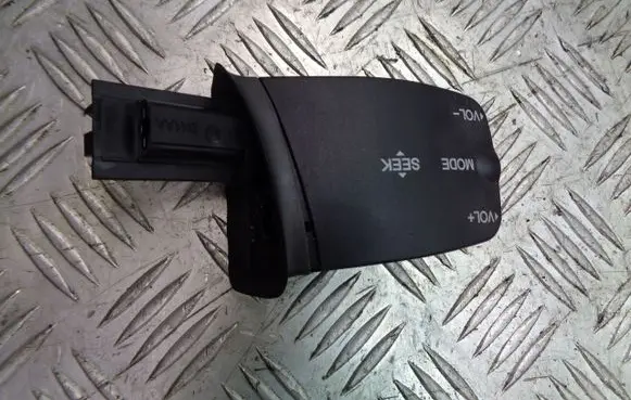 Ford Focus Multifunctional control switch/knob 