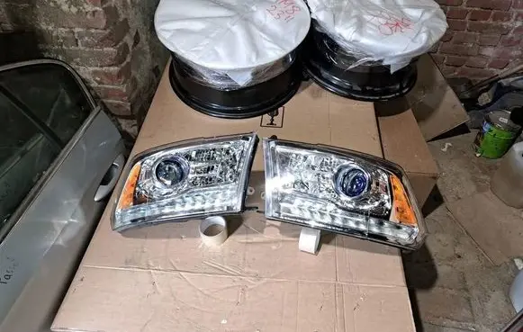 Dodge RAM Headlights/headlamps set