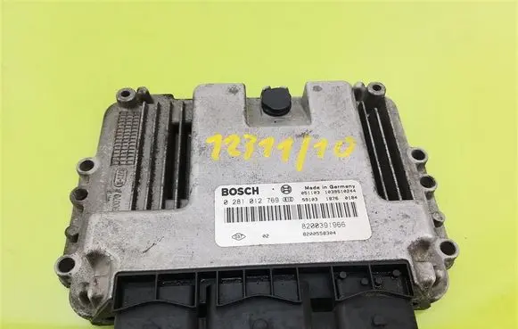 Volkswagen PASSAT B5.5 Engine control unit/module 0281012769