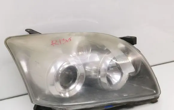 Toyota Avensis T250 Headlight/headlamp 8596724010