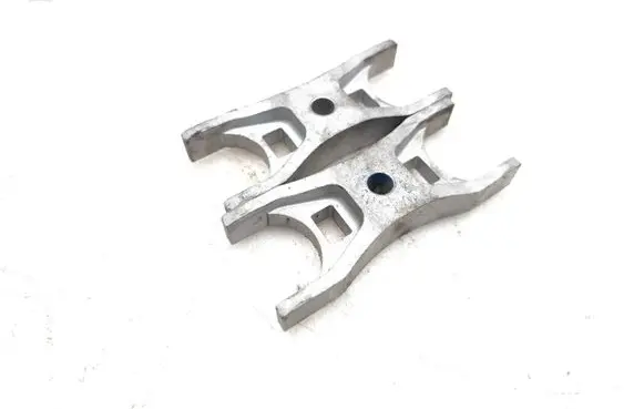 Skoda Octavia Mk4 Fuel Injector clamp holder 04L216