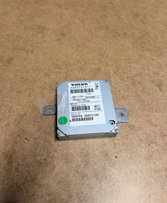 Volvo V50 Aerial antenna amplifier 306573731 56072195 DAF304C