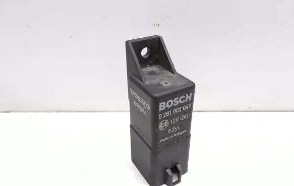 Volvo XC60 Glow plug pre-heat relay 30785663 0281003047