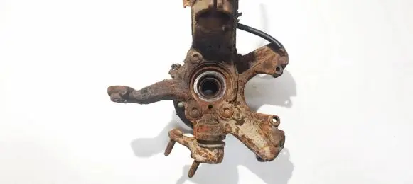 Volkswagen Golf V Front wheel hub