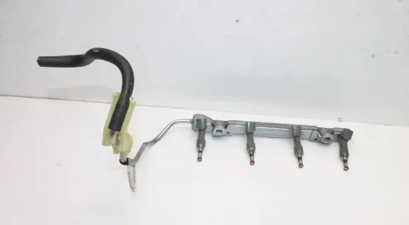 Toyota C-HR I Fuel main line pipe