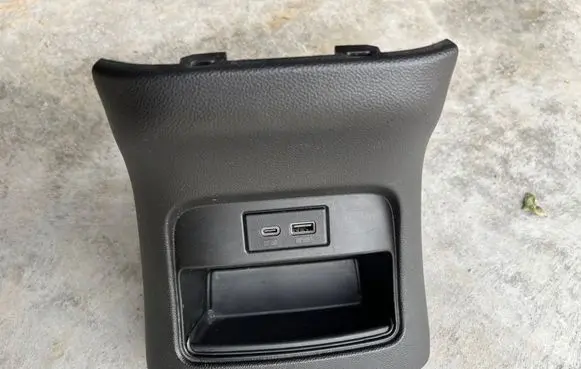 Alfa Romeo Stelvio Other center console (tunnel) element 156126136