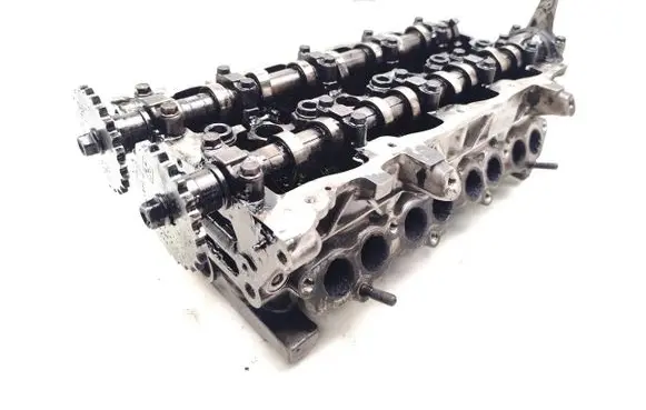 Hyundai i30 Engine head 22111-2A200