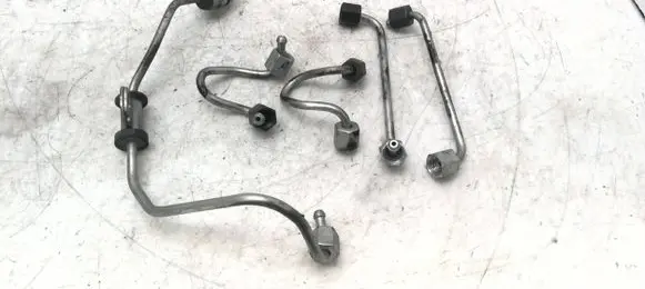 KIA Sportage Fuel injector supply line/pipe 