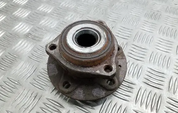 Volkswagen Golf VI Hub lock 