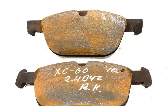 Volvo XC60 Brake pads (front) 90R01679 90R01679638
