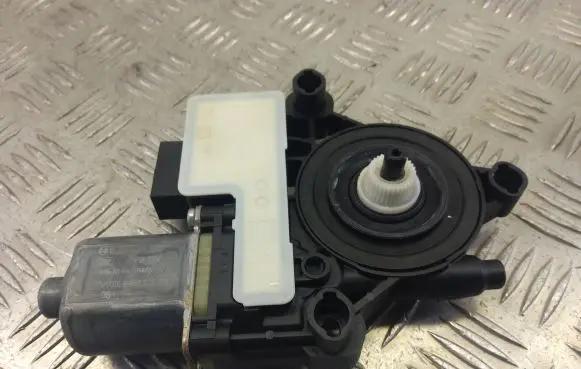 Volkswagen ID.3 Rear door window regulator motor 5Q0959407D
