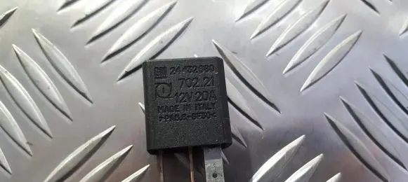 Opel Zafira A Other relay GM24432680 24432680