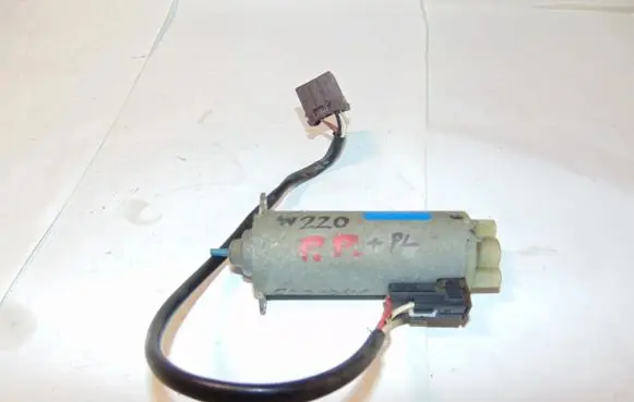 Mercedes-Benz S W220 Seat adjustment motor A2208201542 2208201542 0130002568