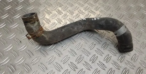 Toyota Avensis T270 Engine coolant pipe/hose