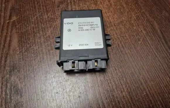 Mercedes-Benz Sprinter W901 W902 W903 W904 Door central lock control unit/module 0004461019