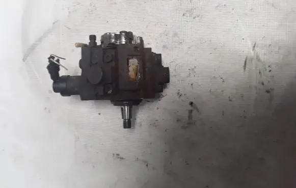 Renault Scenic II - Grand scenic II Fuel injection high pressure pump 8200561664 0445010148