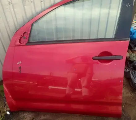 Mitsubishi Outlander Rear door