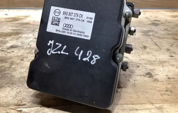 Audi A4 S4 B8 8K ABS Pump 8K0907379CK 8K0614517GM