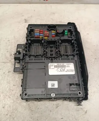 Ford Focus Fuse box set JX6T15604BJH 20200104 F005V03105