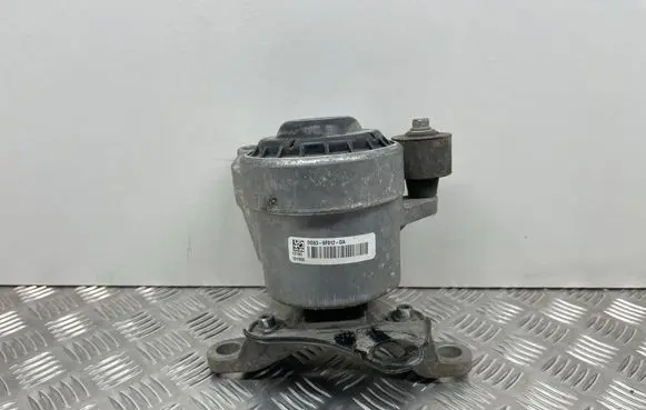 Ford Fusion II Engine mount bracket DG936F012DA