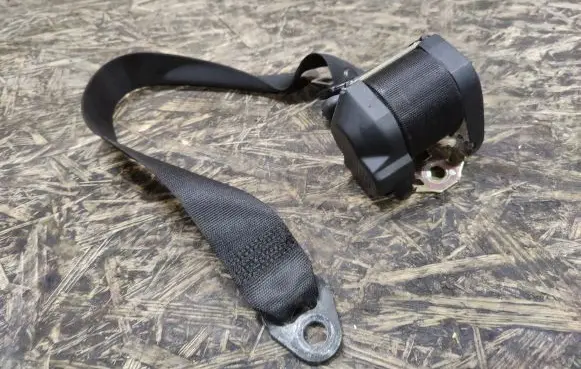 Porsche Boxster 986 Front seatbelt 98680303302