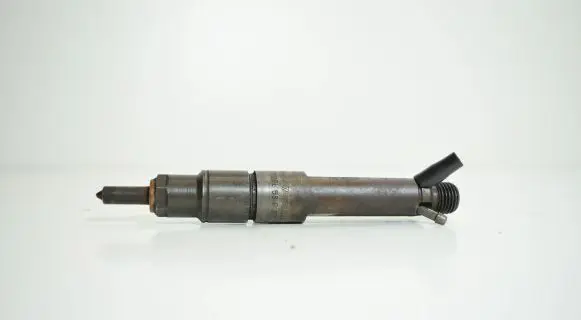 Audi A6 S6 C4 4A Fuel injector 028130201Q