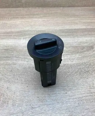 Volkswagen Golf IV Light switch 1C0941531