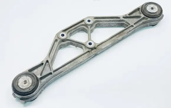 Volkswagen Phaeton Rear differential/diff mount bracket 4E0599285A