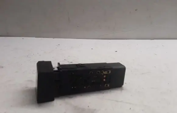 KIA Carens II Windscreen/window heater switch NOCODE