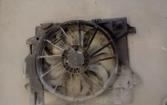 Chrysler Town u0026 Country V Electric radiator cooling fan 05005144AG 05058674AC L3626002