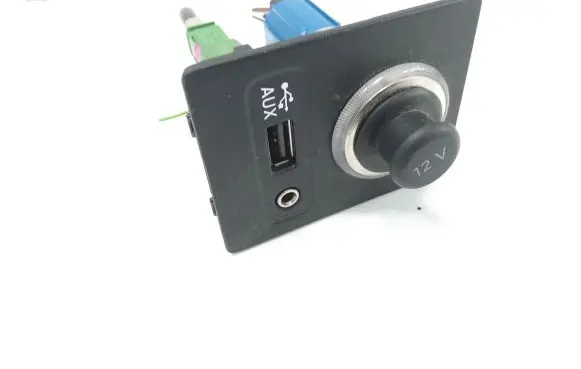 Skoda Octavia Mk3 (5E) AUX in-socket connector 270410