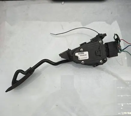 Nissan Primera Accelerator throttle pedal 18002AU400 6PV00862003