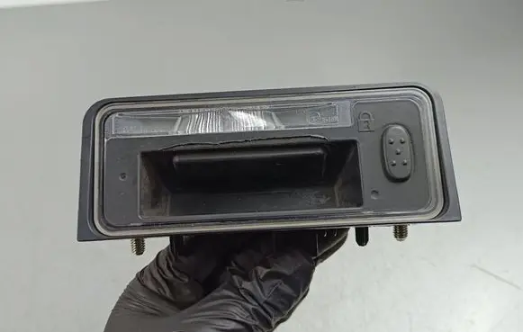 Honda CR-V Tailgate opening switch 