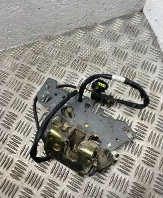Chrysler Grand Voyager IV Rear door lock