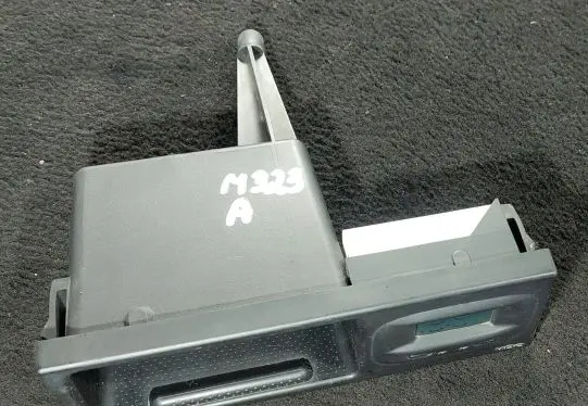Mazda 323 F Screen/display/small screen BJ3D55710 VM808 8D0637202