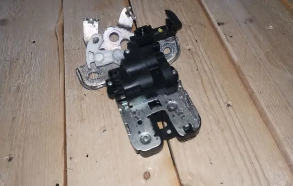 Skoda Octavia Mk3 (5E) Tailgate/trunk/boot lock/catch/latch