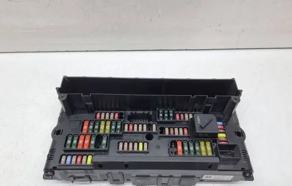 BMW 5 F10 F11 Fuse module 9252815