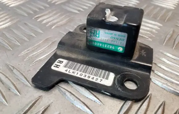 Subaru Legacy Airbag deployment crash/impact sensor 98231AE000 1876003470