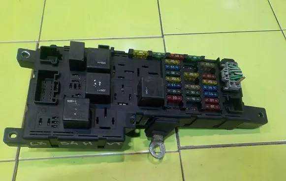 Volvo XC90 Fuse box set 518784202 BEZPIECZNIKOW
