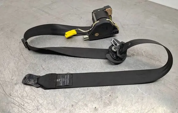 Volkswagen Touran I Front seatbelt 1T1857705A 33049825