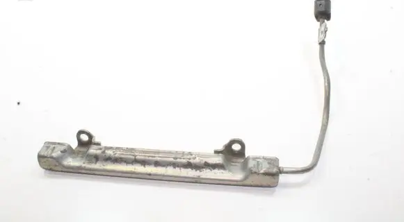 Lexus CT 200H Fuel main line pipe