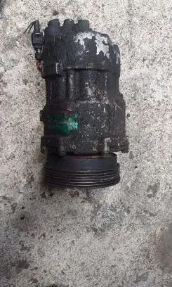 Volkswagen Golf III Air conditioning (A/C) compressor (pump) 1h0820803d
