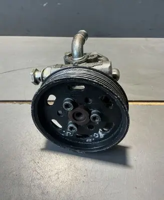 Volkswagen Golf IV Power steering pump 1J0422154A