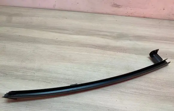 Toyota RAV 4 (XA50) Front door windshield rail 