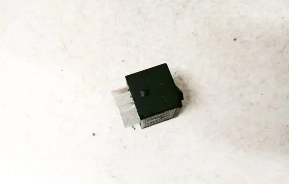 BMW 1 E81 E87 Other relay 61366901469 v23136-j6-x48