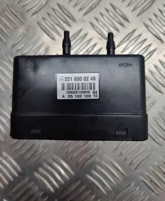 Mercedes-Benz S W221 Central locking vacuum pump 2218000248