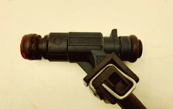 Chrysler Crossfire Fuel injector A1120780149