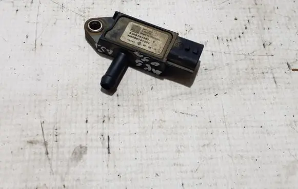 Renault Megane III Air pressure sensor 8200741147