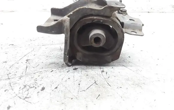 Toyota Corolla Verso AR10 Engine mount bracket